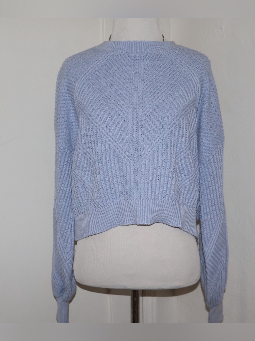 Express Pastel Periwinkle Blue Chevron Cable Knit Cropped Sweater